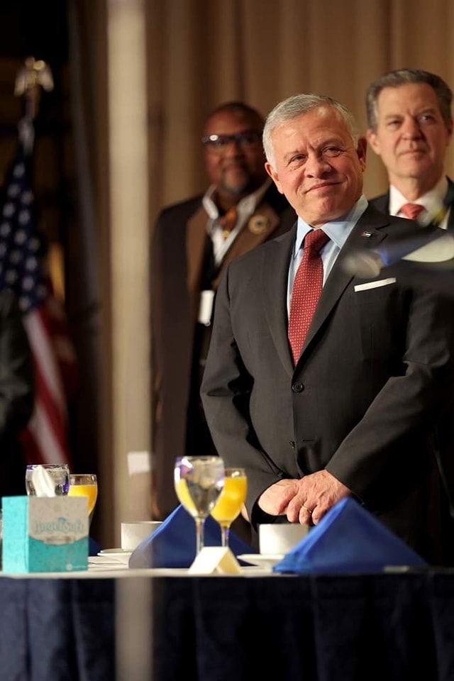 الملك يلتقي رئيس دولة الإمارات لبحث التطورات الإقليمية
16 آذار 2026
بحث جلالة الملك عبدﷲ الثاني وسمو الشيخ محمد بن زايد آل نهيان، رئيس دولة الإمارات العربية المتحدة، اليوم الاثنين، التطورات الإقليمية وسبل خفض التصعيد الدائر.

وأكد الزعيمان، خلال لقاء في دولة الإمارات العربية