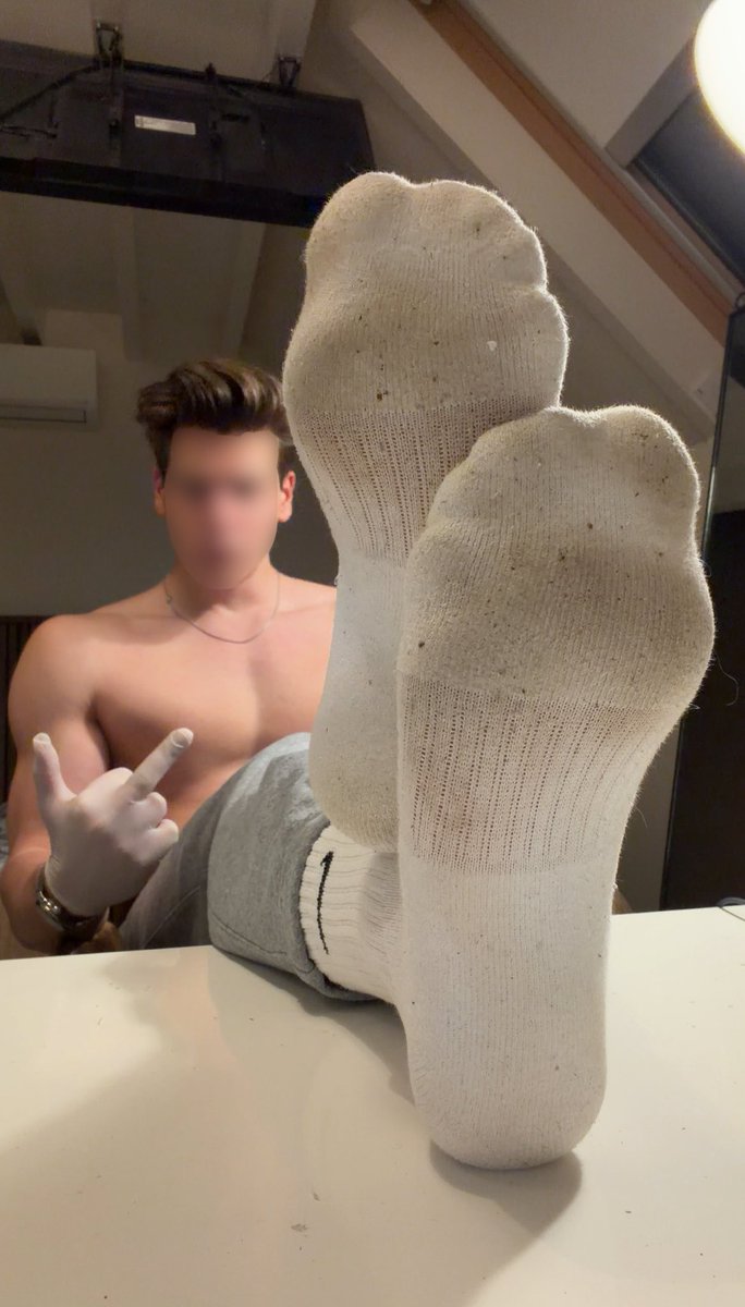 NoahFittt2's tweet photo. RT if you’d worship these socks https://t.co/RCCruCSOxm