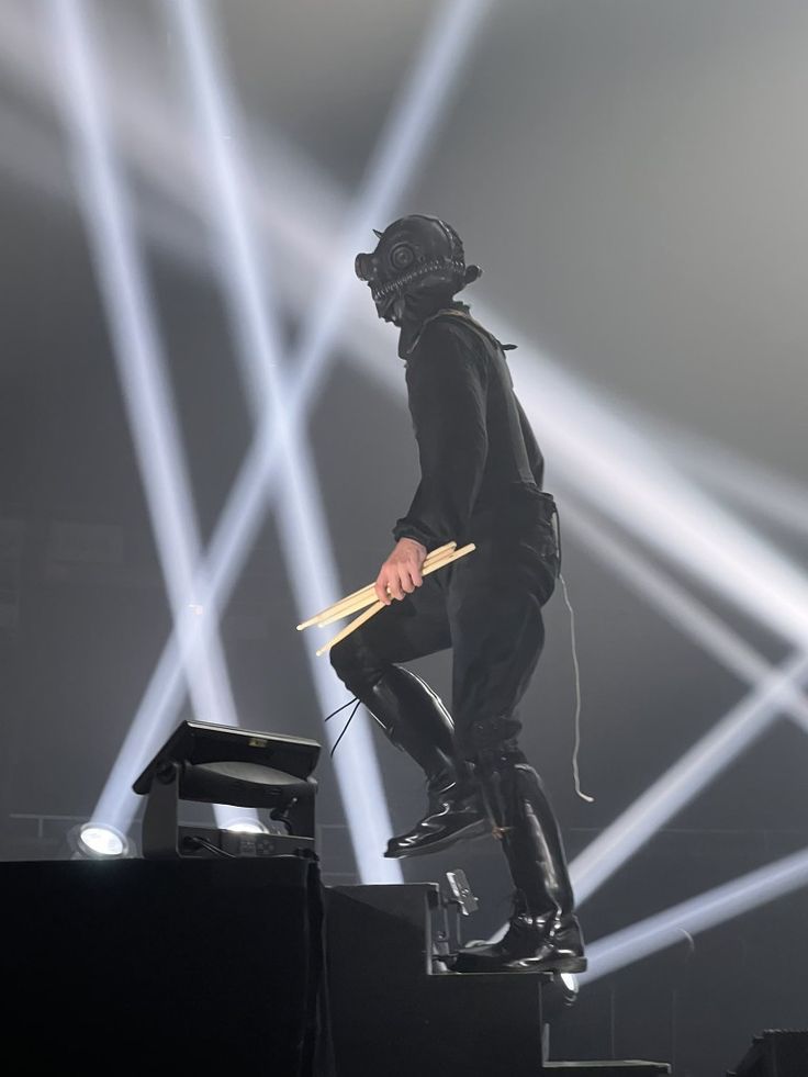 sulphur🧃 tweet media