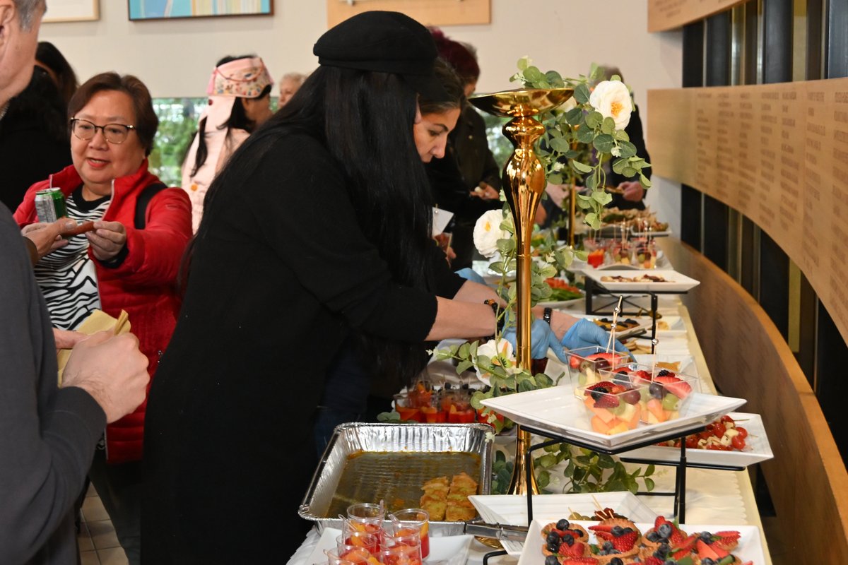 explorASIAN tweet media