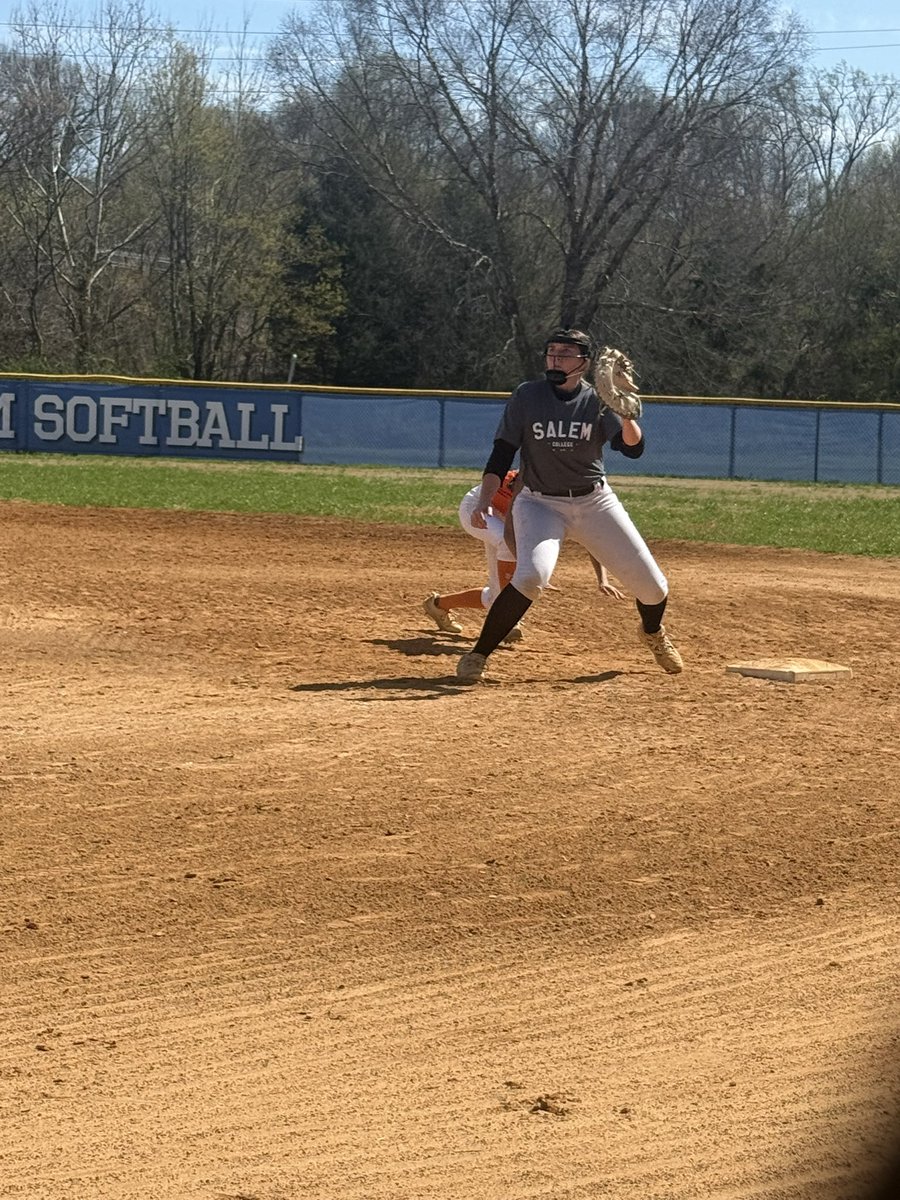 Allie Burns c/o 2027 🥎 tweet media