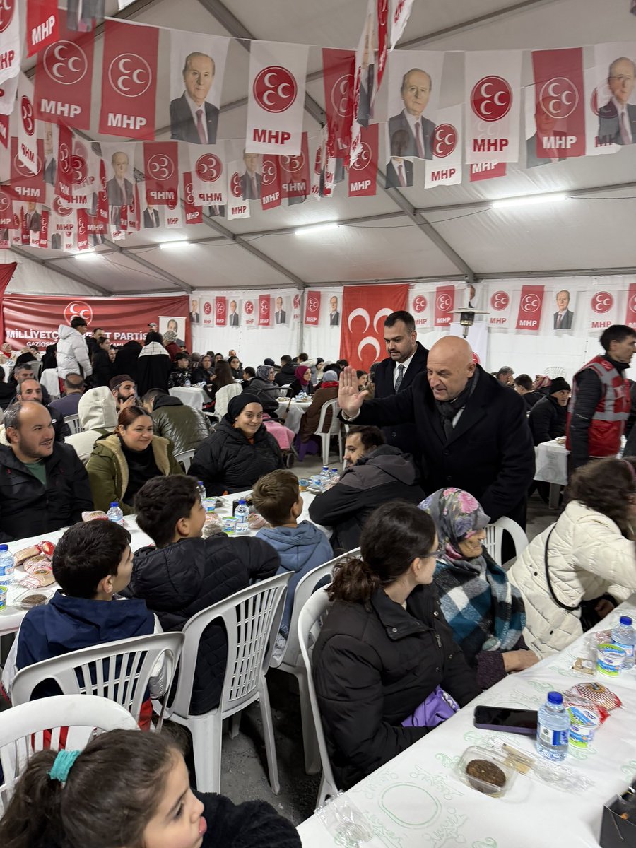 OsmanGurMHP_'s tweet photo. 📍GAZİOSMANPAŞA
Küçükköy Stadı Ramazan Çadırı 26.Gün
İlçe Başkanımız Sayın Korhan Çalışkan,
Adalet ve Kalkınma Partisi Gaziosmanpaşa ilçe Başkanı Sayın Av İsmail Ergüneş,
Gaziosmanpaşa Ülkü Ocakları Başkanı  Sayın Tarık Çolak,Bayrampaşa Ülkü Ocakları Başkanı Sayın Ensar Aydın,Sultangazi Ülkü Ocakları Başkanı Sayın Yusuf Aras ile vatandaşlarımızla bir araya geldik başta ilçe başkanımız olmak üzere tüm emeği geçenlere teşekkür ediyorum.
@E_SemihYalcin 
@caliskankorhan