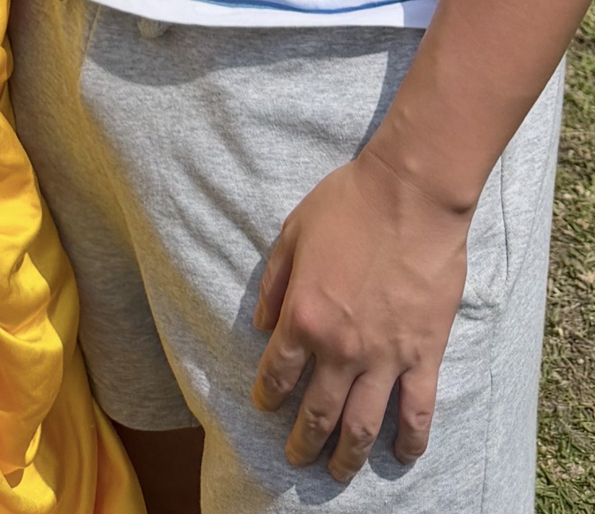 工作爆炸中的天天 tweet media