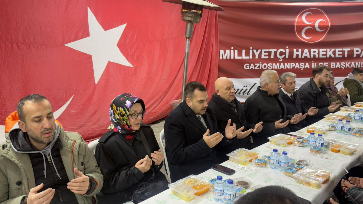 OsmanGurMHP_'s tweet photo. 📍GAZİOSMANPAŞA
Küçükköy Stadı Ramazan Çadırı 26.Gün
İlçe Başkanımız Sayın Korhan Çalışkan,
Adalet ve Kalkınma Partisi Gaziosmanpaşa ilçe Başkanı Sayın Av İsmail Ergüneş,
Gaziosmanpaşa Ülkü Ocakları Başkanı  Sayın Tarık Çolak,Bayrampaşa Ülkü Ocakları Başkanı Sayın Ensar Aydın,Sultangazi Ülkü Ocakları Başkanı Sayın Yusuf Aras ile vatandaşlarımızla bir araya geldik başta ilçe başkanımız olmak üzere tüm emeği geçenlere teşekkür ediyorum.
@E_SemihYalcin 
@caliskankorhan