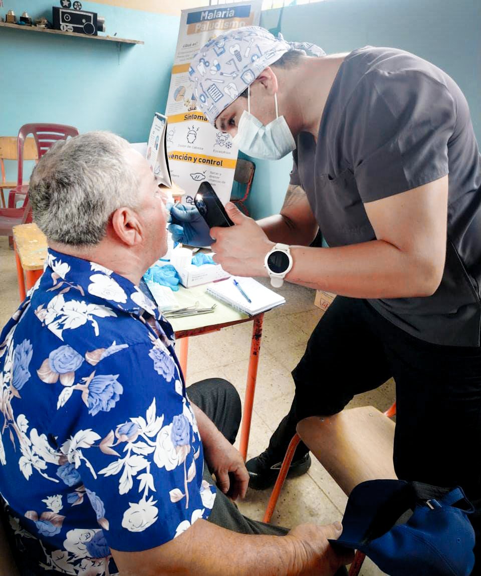 DPS_LosRios's tweet photo. #Quevedo | Con el objetivo de acercar los servicios de salud a las comunidades rurales, el personal de @Salud_Ec realizó una brigada médica 👨‍⚕️👩‍⚕️💉🩺💊 en el recinto Puerto Romero, de la parroquia San Carlos, donde se brindó atención a 40 adultos mayores 👴👵. https://t.co/EaKNK0nlM8