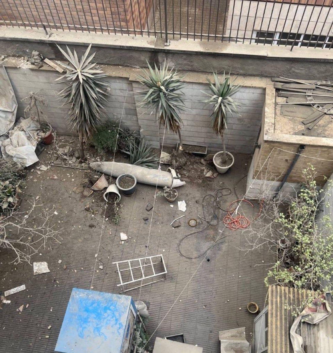 Arya Yadeghaar tweet media