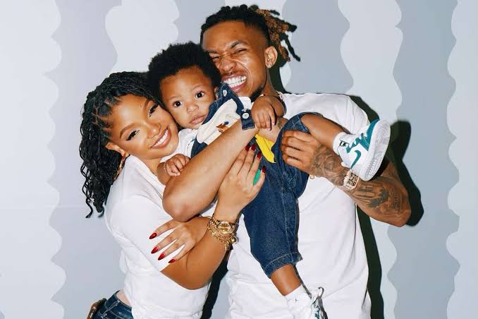 obsrvate's tweet photo. Halle Bailey posted an emotional video revealing she is 5 months pregnant with her 2nd child and she wishes that she was having it with DDG again 😳

"Darryl is a great guy I messed up by cheating on him, I'm pregnant and I don't know who the dad is"
"He can help with Halo now" https://t.co/5oCMrbkqnA