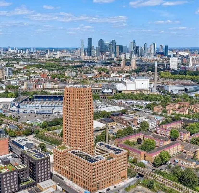 AlbionSalter's tweet image. ‘Bermondsey Heights’- the first of the luxury skyscraper blocks implemented in Ilderton Road, South Bermondsey/OKR #Millwall ⚽️ #Southwark #OKR