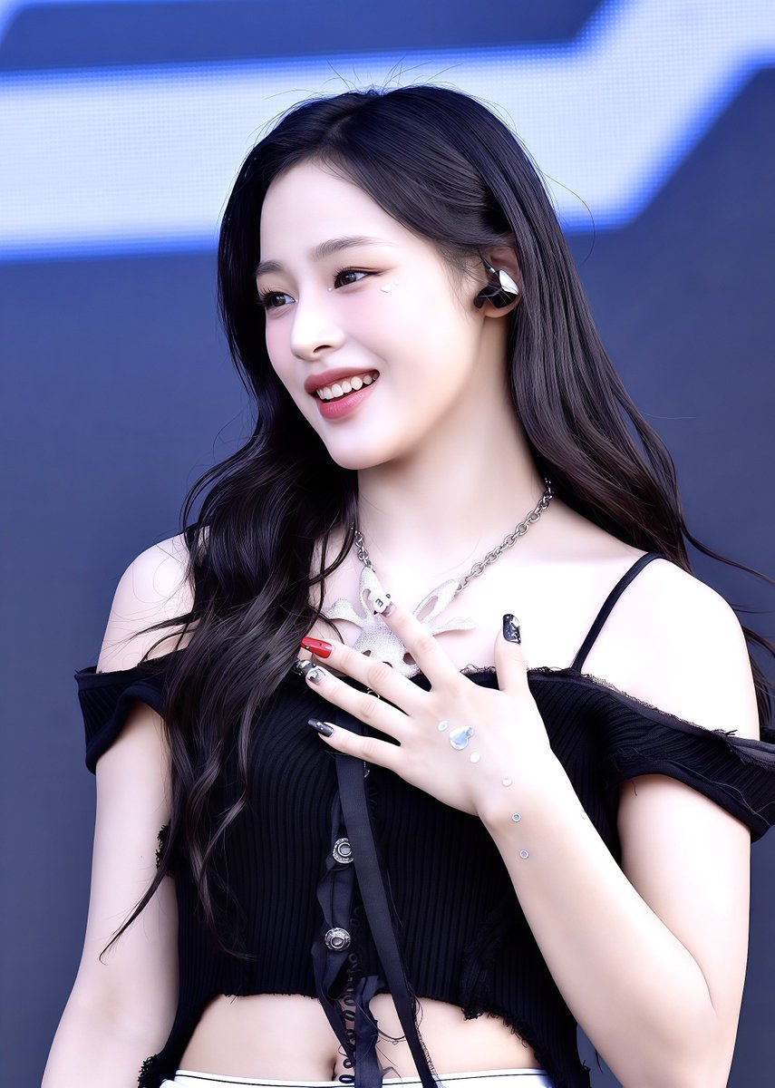 #Always_With_Minji 
#NEWJEANS_IS_FIVE