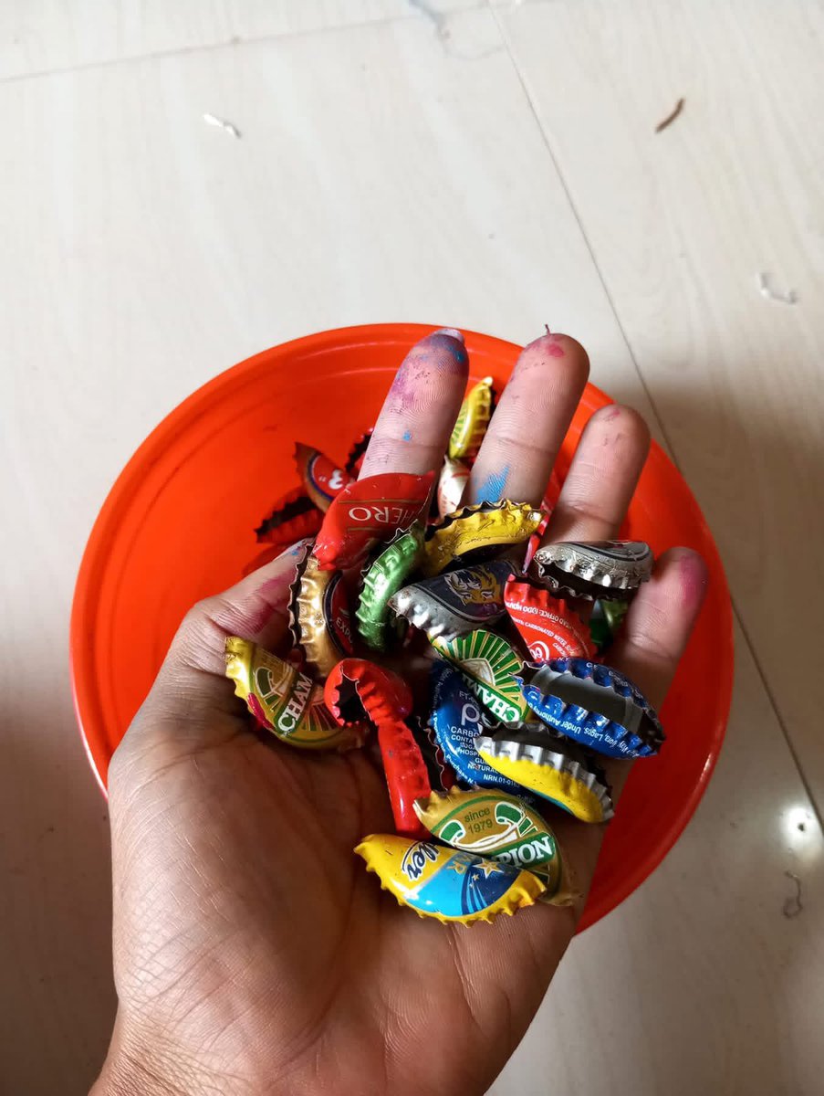 Audreys_Crafts's tweet photo. Please If the algorithm showed you my art, I appreciate any support I get😊

I made the from waste BOTTLE CAPS 
Crafted by @Audreys_Crafts https://t.co/F1I9Uugybm
