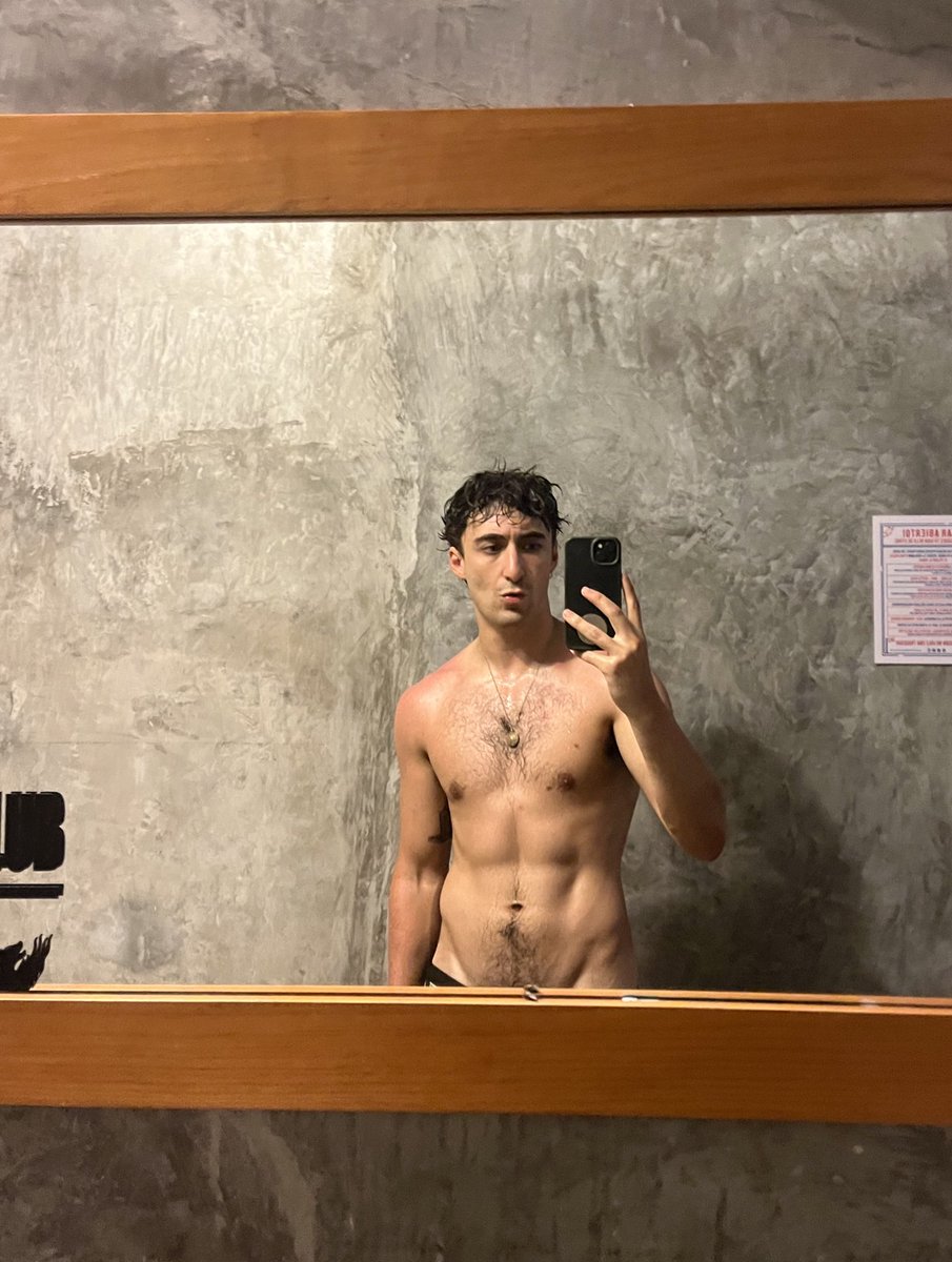 éethan tweet media