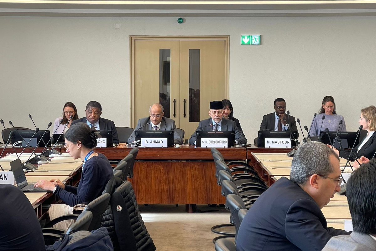 OIC_OCI's tweet image. OIC and UN Unite in Geneva to Commemorate the #InternationalDay to #CombatIslamophobia

On the sidelines of the 61st Session of the UN Human Rights Council, the OIC Permanent Delegation in #Geneva hosted a high-level panel to mark the International Day to Combat #Islamophobia.
