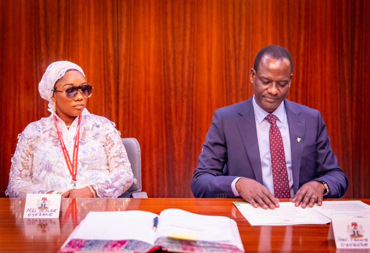 Taiwo Oyedele tweet media