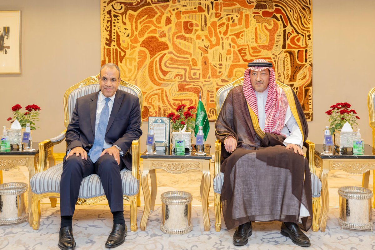 #الرياض | معالي وزير الخارجية والهجرة وشئون المصريين بالخارج في جمهورية مصر العربية الشقيقة الدكتور بدر عبد العاطي، يصل إلى الرياض وفي استقباله لدى وصوله مطار الملك خالد الدولي معالي نائب وزير الخارجية #وليد_الخريجي <a href="/W_Elkhereiji/">وليد الخريجي</a>.