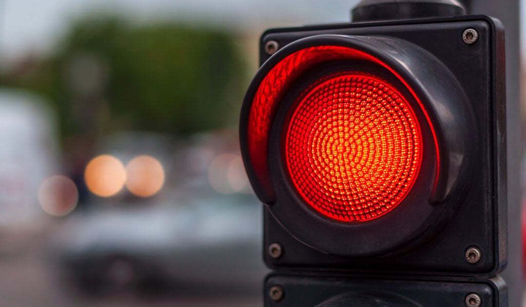 SmartFleetApp's tweet photo. Cuando el semáforo cambia a rojo justo cuando llegas

cada. maldita. vez.

Los semáforos me odian a mí específicamente 😤

#CDMX https://t.co/FJkXJu2f2G
