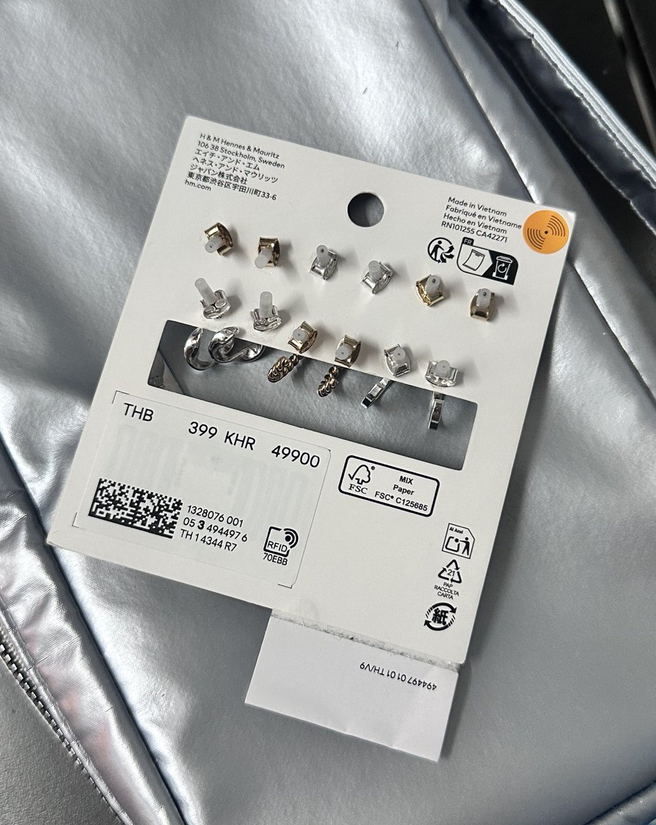 ส่งต่อเสื้อผ้า รองเท้า กระเป๋า 🤍 tweet media