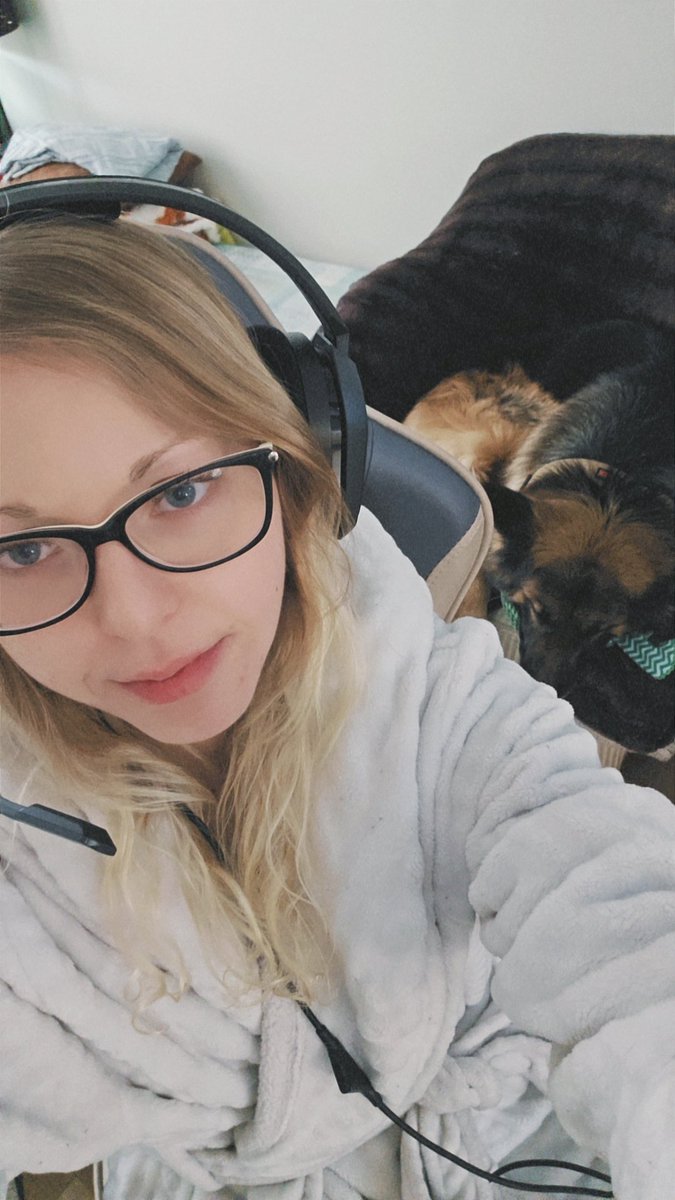 MissMeggles96 tweet media