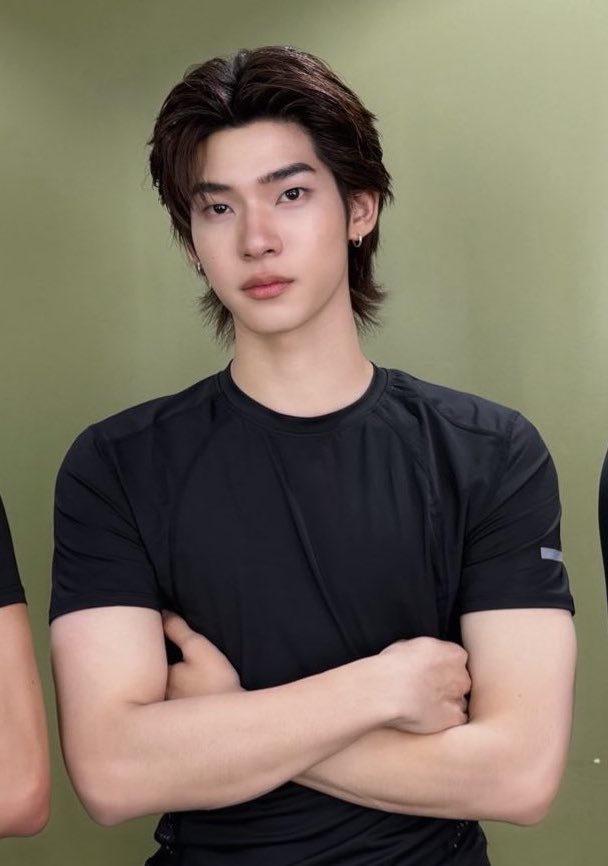 หล่อสัด หล่อมาก มีใครเข้าใจกุบ้าง ตาตี๋ ผิวขาว ยิ้มเก่ง เล่นบาส ตลก สเปคสาวๆจัด