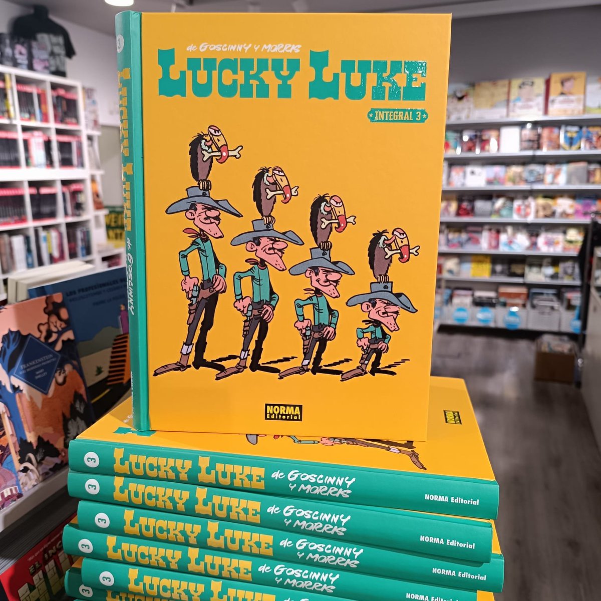 Universal Comics tweet media