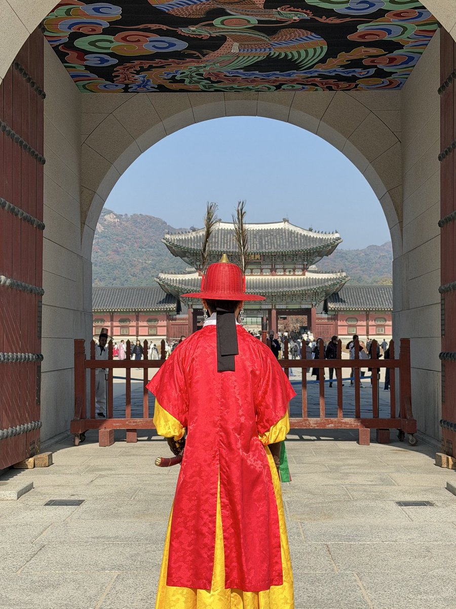 Fabmuzun_'s tweet photo. — Seoul, November 2025 📸 https://t.co/nsegM1y6Jz