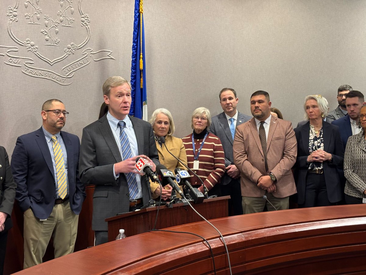 Connecticut Mirror tweet media