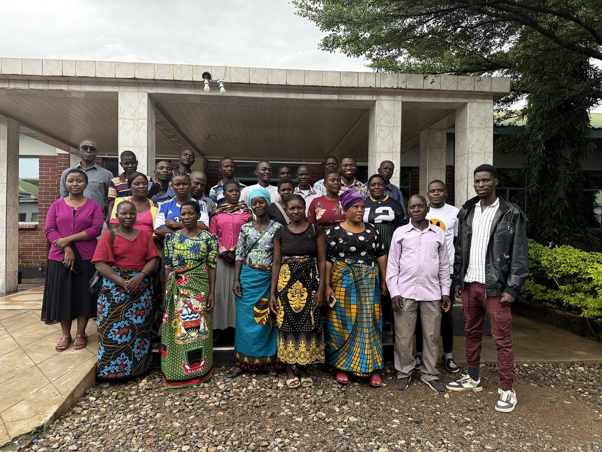 tkalaundi's tweet photo. Can community structures be entrusted with monetary resources to deliver climate change projects? 

As part of our project to strengthen citizens’ engagement and duty-bearers’ accountability for climate finance, we are working with community level structures in Traditional Authority Karonga and Pemba in Salima District. 

We are sharing principles of climate justice, climate finance tracking approaches, and modalities for an effective community-led climate change management grant.

I am keen to see what interventions and lessons emerge from providing these small grants, to gather evidence on community-led action in climate change interventions.