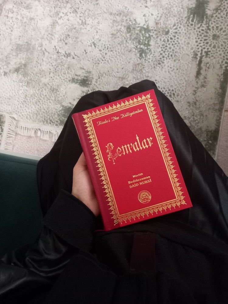 "Onlar Kadir gecesini arayıp durdular.
Biz gecenin sahibini."

Gazâli