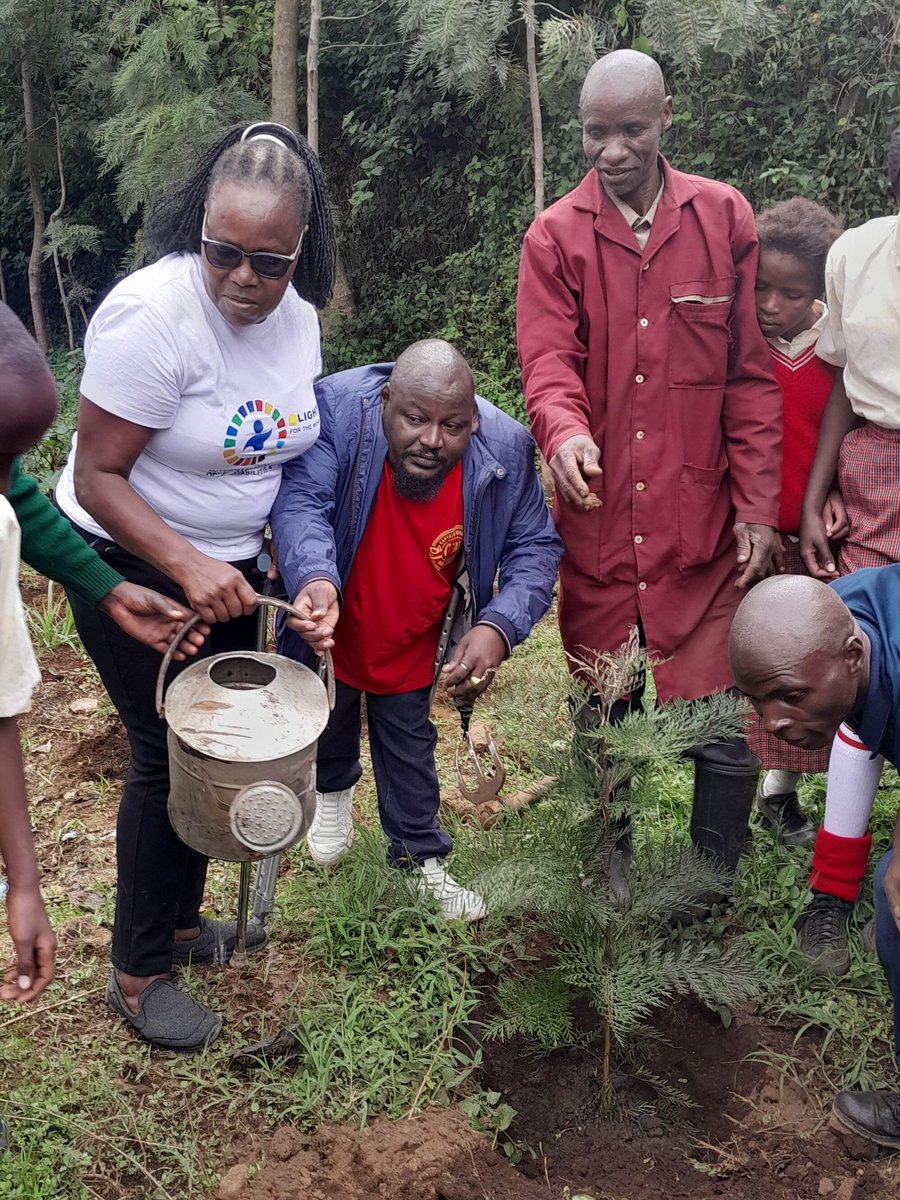 EricMigwi6's tweet photo. Planting trees 🌳 at maua primary school. Meru County https://t.co/yQQxaVqZkn