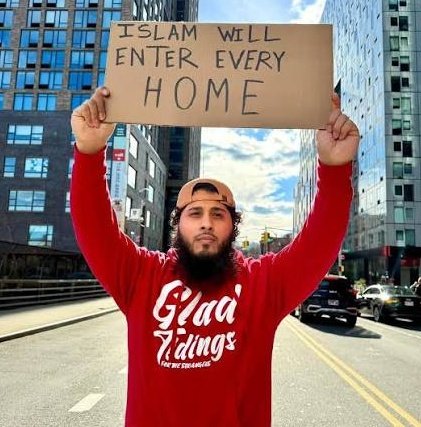 PoetLex5298's tweet image. Dems won't pay ICE they rather fight the army that would protect us from pieces of Xhit like this bearded fcker! Democrats made this man, and Conservatives will make him a eunuch!
Better show up Nov 3, 2026 and #VoteRed.