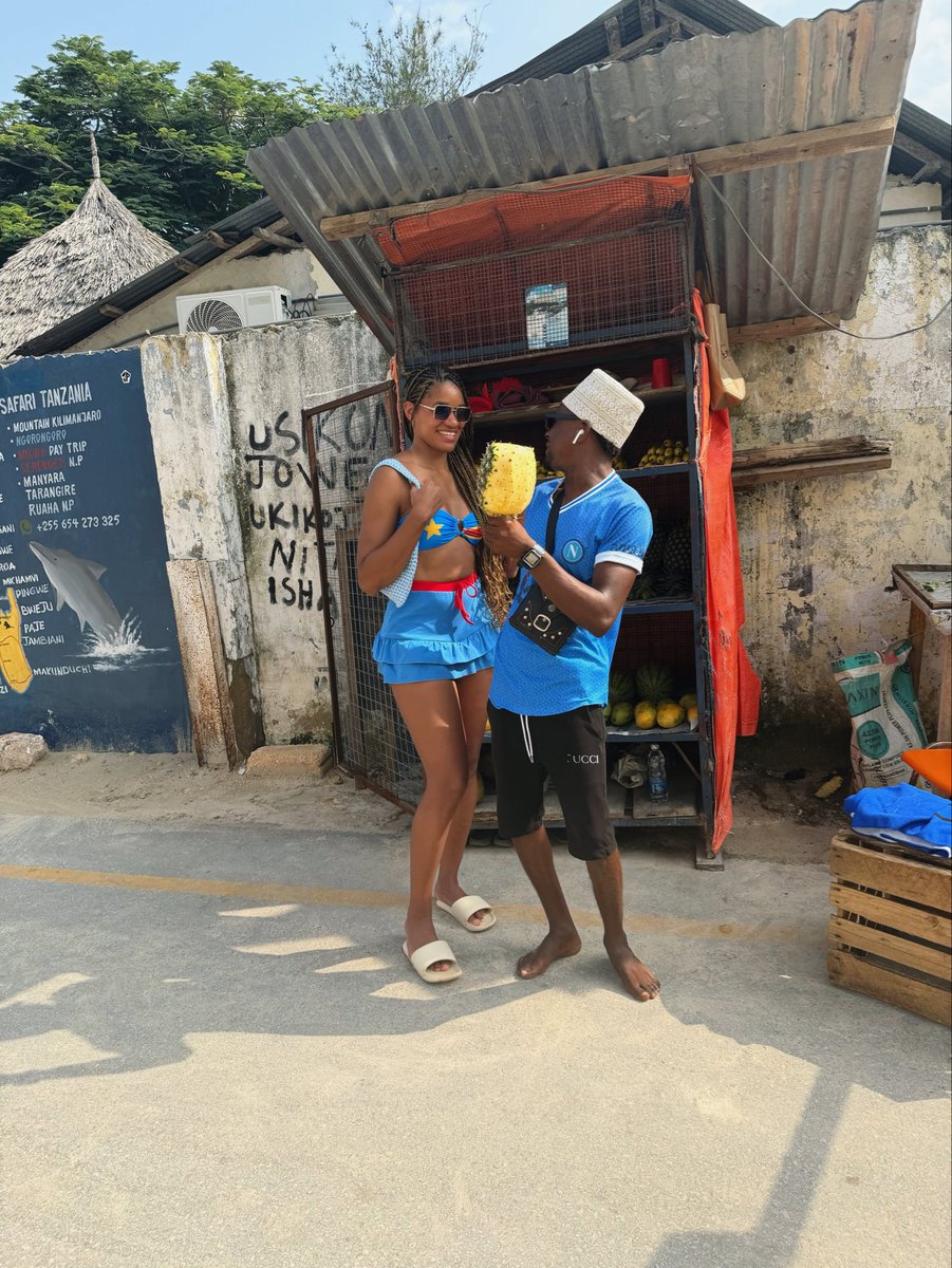 cornekile's tweet image. Juste une go chill qui représente la RDC🇨🇩 en Tanzanie🇹🇿💁🏽‍♀️!
#rdcongo #tanzania