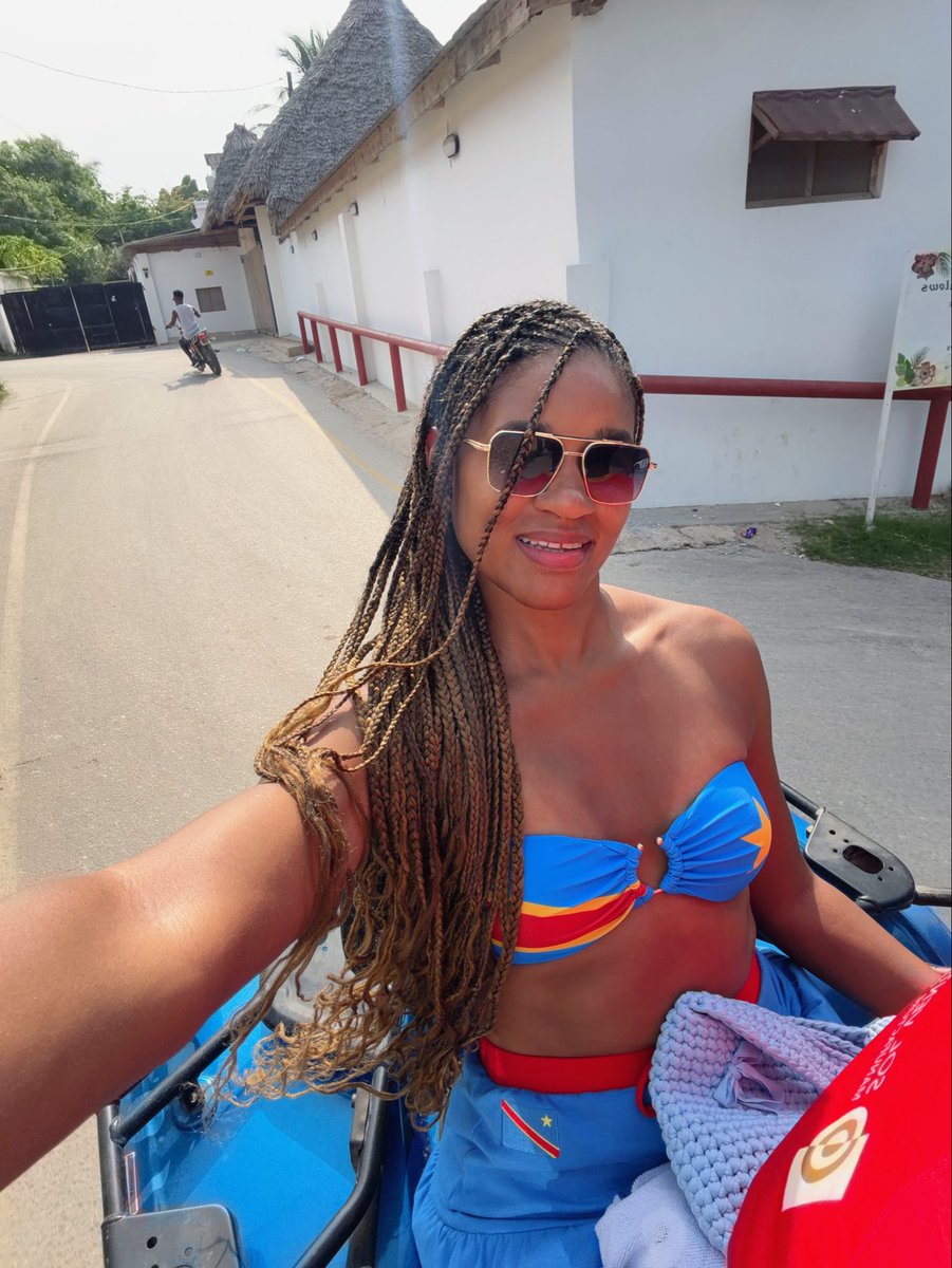 cornekile's tweet image. Juste une go chill qui représente la RDC🇨🇩 en Tanzanie🇹🇿💁🏽‍♀️!
#rdcongo #tanzania