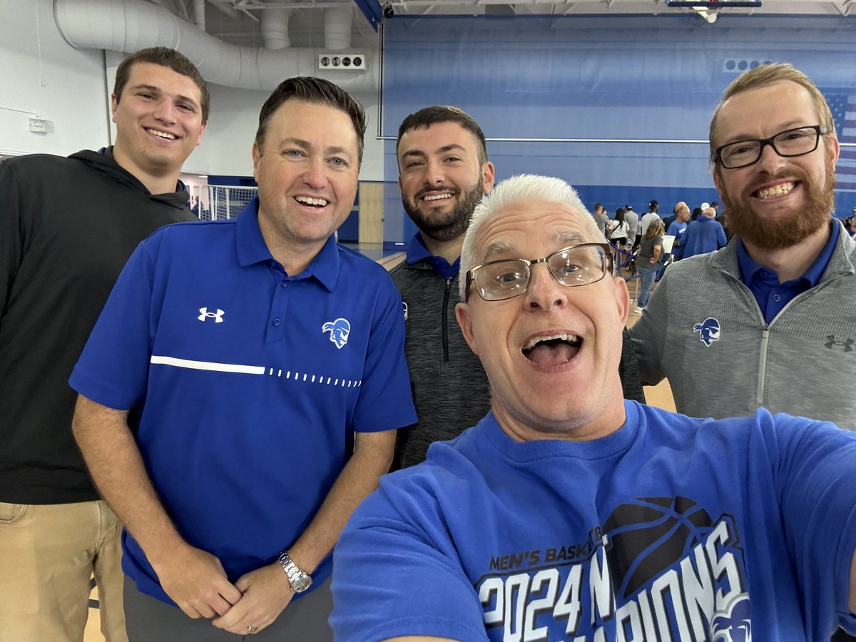 StackMonster tweet media