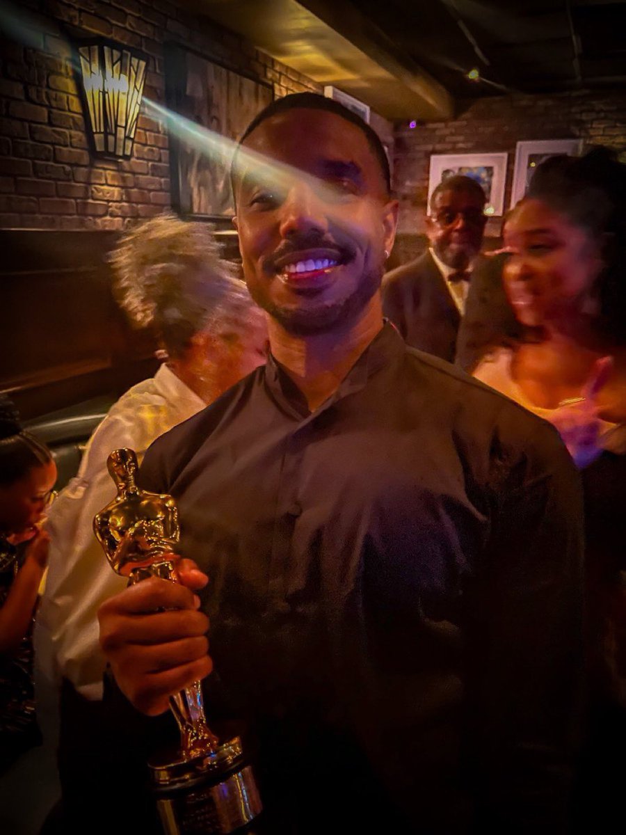 Male Central tweet media