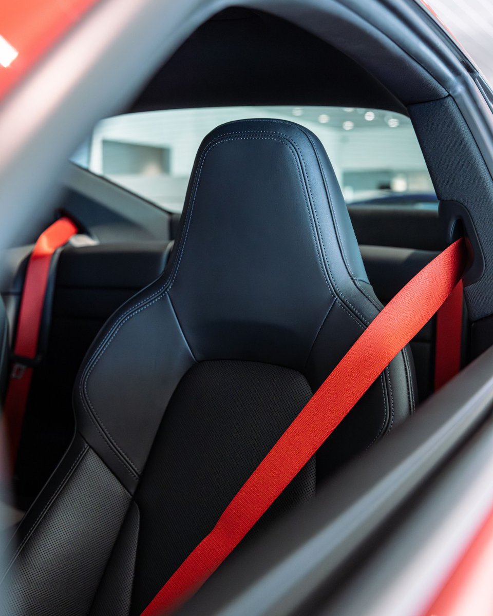 PorscheRiversid's tweet image. Classic color on the 2026 911 Carrera. ❤️
#porscheriverside #riversideporsche #porscheusa #porschedealer #porscheexperience #riverside #inlandempire #porschelife #luxurycars #performance #porschelove #porscheclub #porsche #porscheturbo