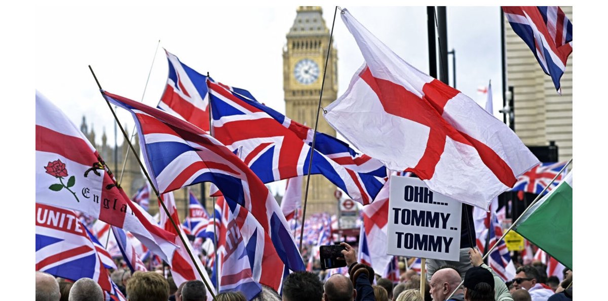 Maria264506501's tweet image. The #British #FarRight aren’t #Patriots. They are #Racist #Fascist #NeoNazis who are ready to sacrifice their #kids as #CannonFodder. They have never had to fight in a #War because their #Ancestors died fighting #Hitler and #Fascism. It’s unbelievable. An absolute disgrace.