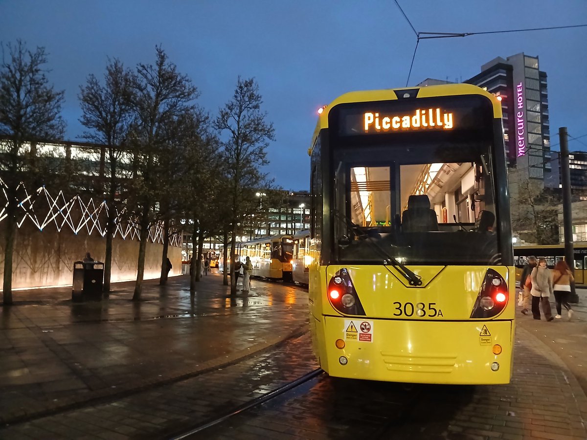 Reece Hughes 🐝 tweet media