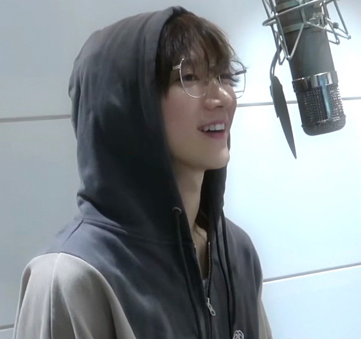 Hourly TEN tweet media