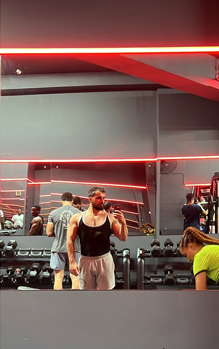 jiafei’s #1 bodyguard tweet media