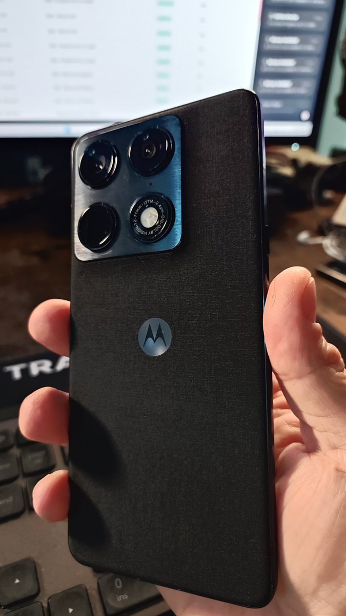 Gocholive tweet media