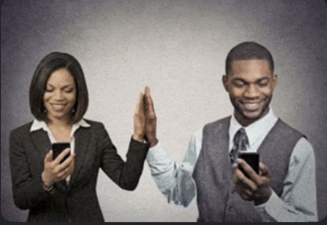 Amo Twitter por qué aunque me pierda los streams del QSMP por el trabajo, termino enterandome de todo por acá como si fueran las noticias del país JSJSJSJS