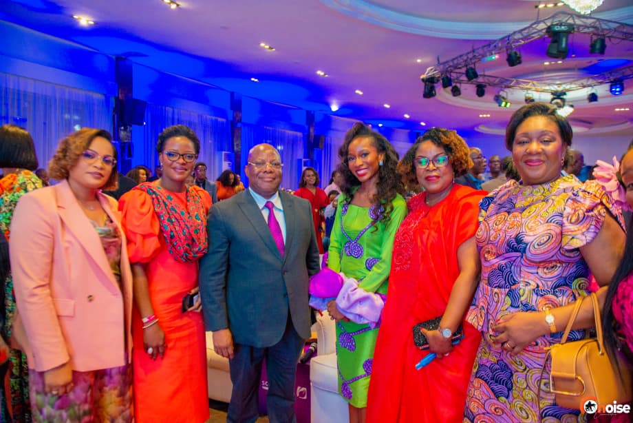 Incubateur Pull Up Business Women tweet media