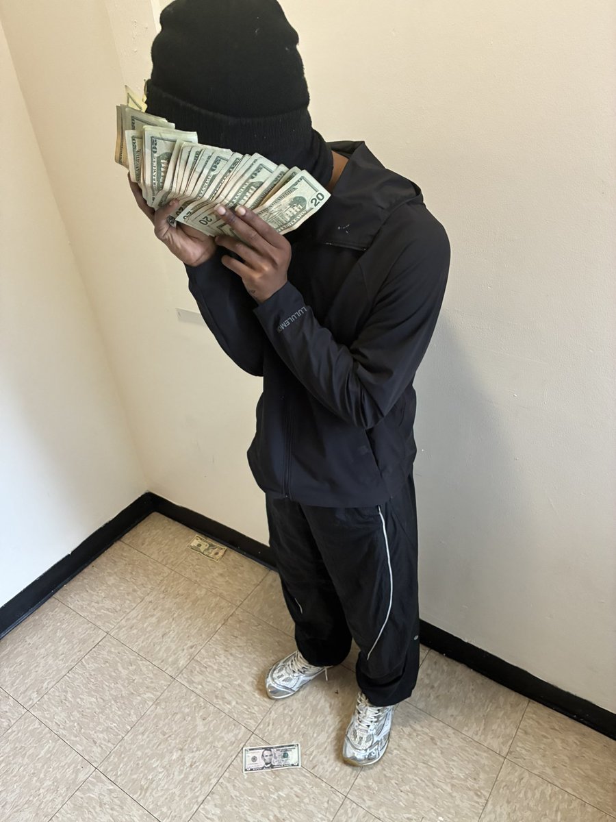 fuckdasouf's tweet photo. #LONGLIVEDRIZZZ❤️🩹🔋 #FREENELL #FREEWHITES #FREETALL #FREELOW https://t.co/h9QirD5Sqk