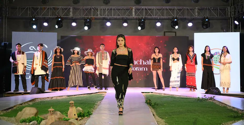 arunachaltimes_'s tweet image. (#Designers, weavers and ‘#tribalfusion’ take centre stage on day 2 of #AFW)
The Arunachal Times - arunachaltimes.in/index.php/2026…