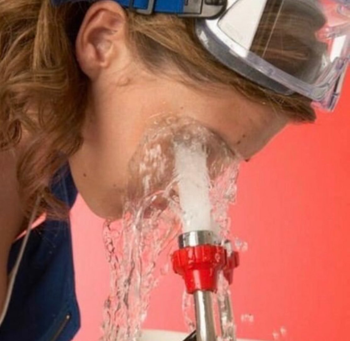 Voy a vomitar al baño #DLSS5