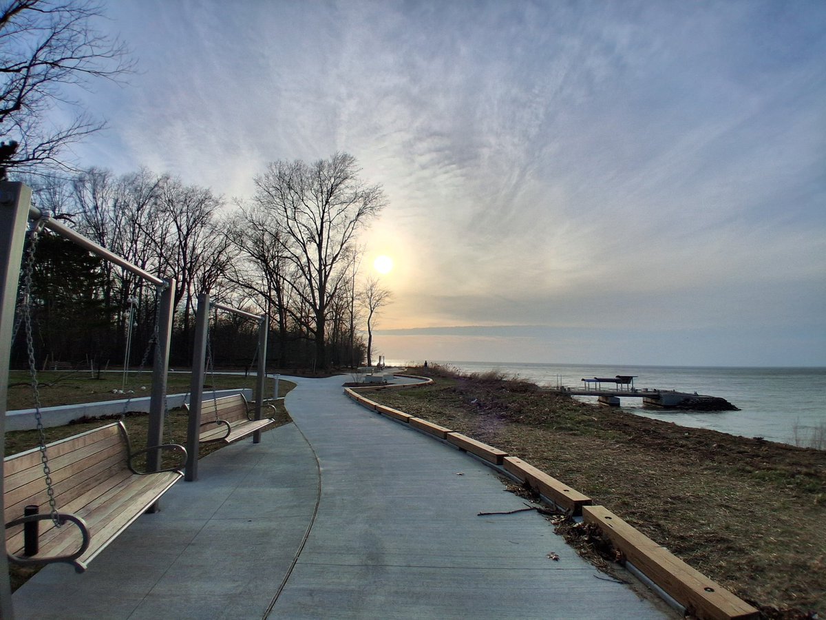 MoonLitSam tweet media