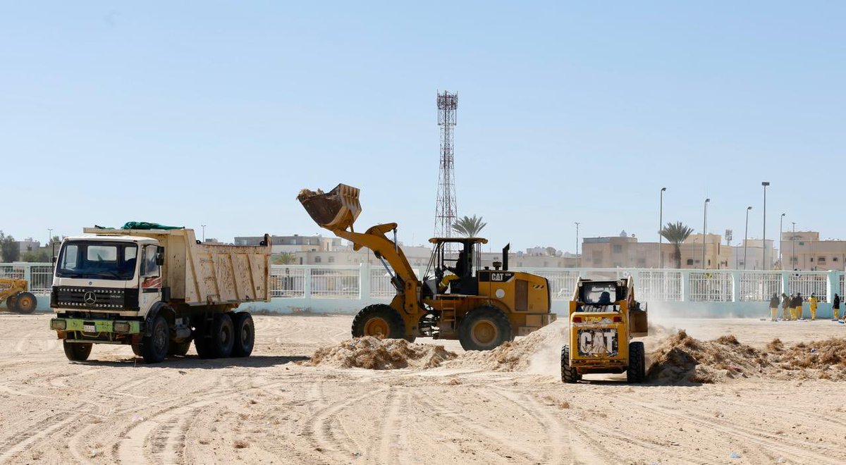 #بلدية_محافظة_القريات | 🕌

استعداداً لاستقبال المصلين في
#عيد_الفطر_المبارك، أنهت البلدية بالتنسيق مع إدارة المساجد أعمال تهيئة وتجهيز مصليات العيد في محافظة القريات والقرى التابعة لها.
وشملت الأعمال تسوية ورش المصليات، وإزالة الحشائش والأشجار الضارة، وتنظيف المرافق ، بهدف تهيئة