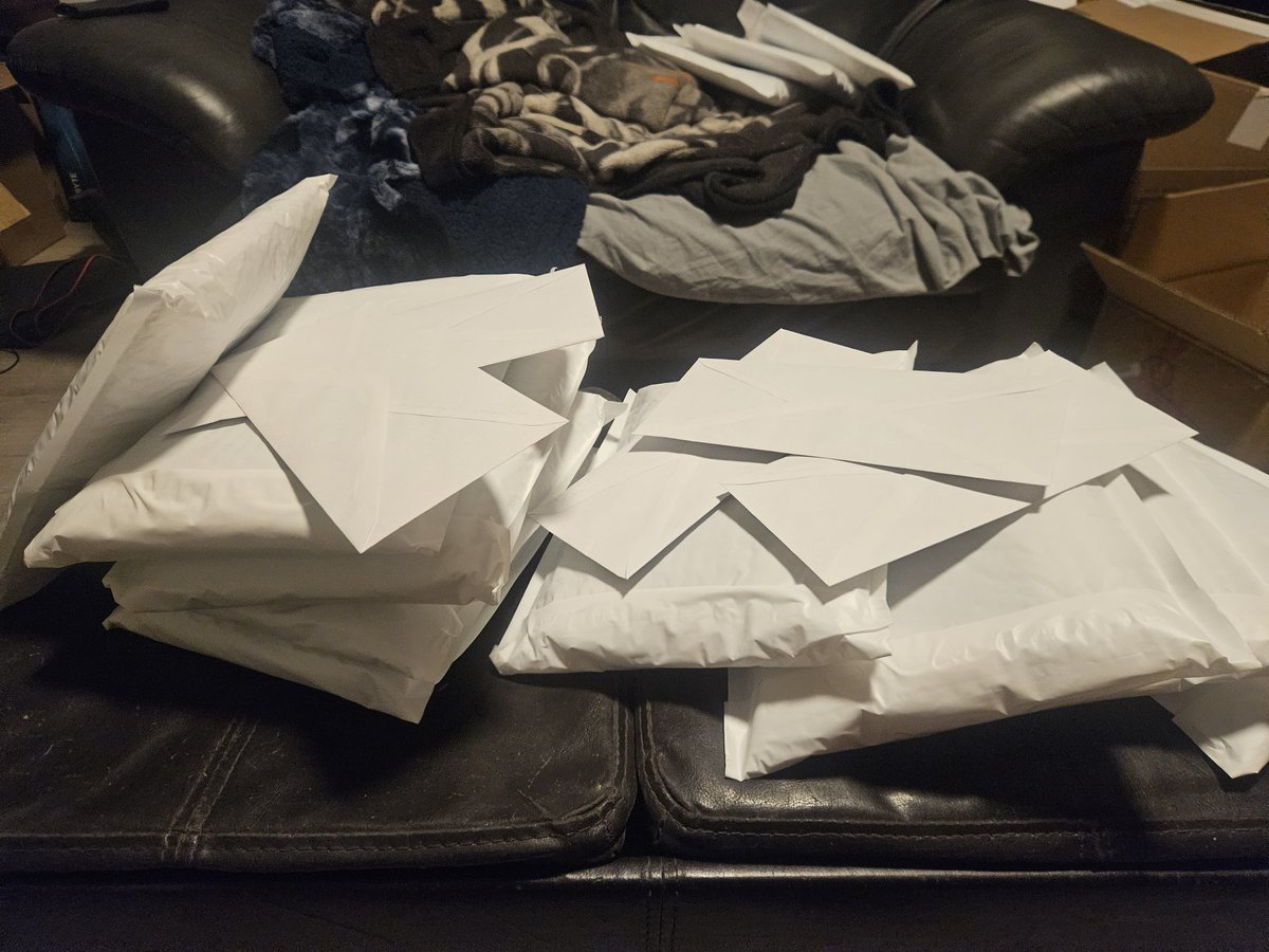 Tyler-Senpai 💻💙 | Debut April 11th tweet media