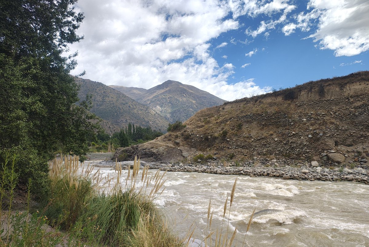 RealDerechaCL's tweet image. #Gestion 

En solo un dia de trabajo maestros de la zona de San Jose de Maipo habilitaron la piscina de nuestro camping llamado "Los Almendros" ubicado en el sector "El Toyo" en el Cajon del Maipo 🇨🇱👍