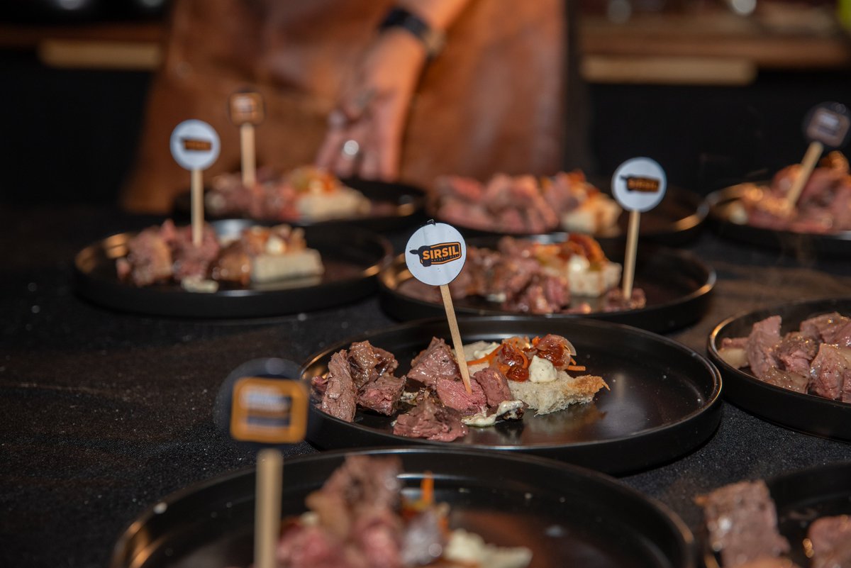 carneangusuy's tweet photo. El programa @carneangusuy dijo presente en ANGUS DAY 👏🥩 🔥 https://t.co/brR0VAJq5A