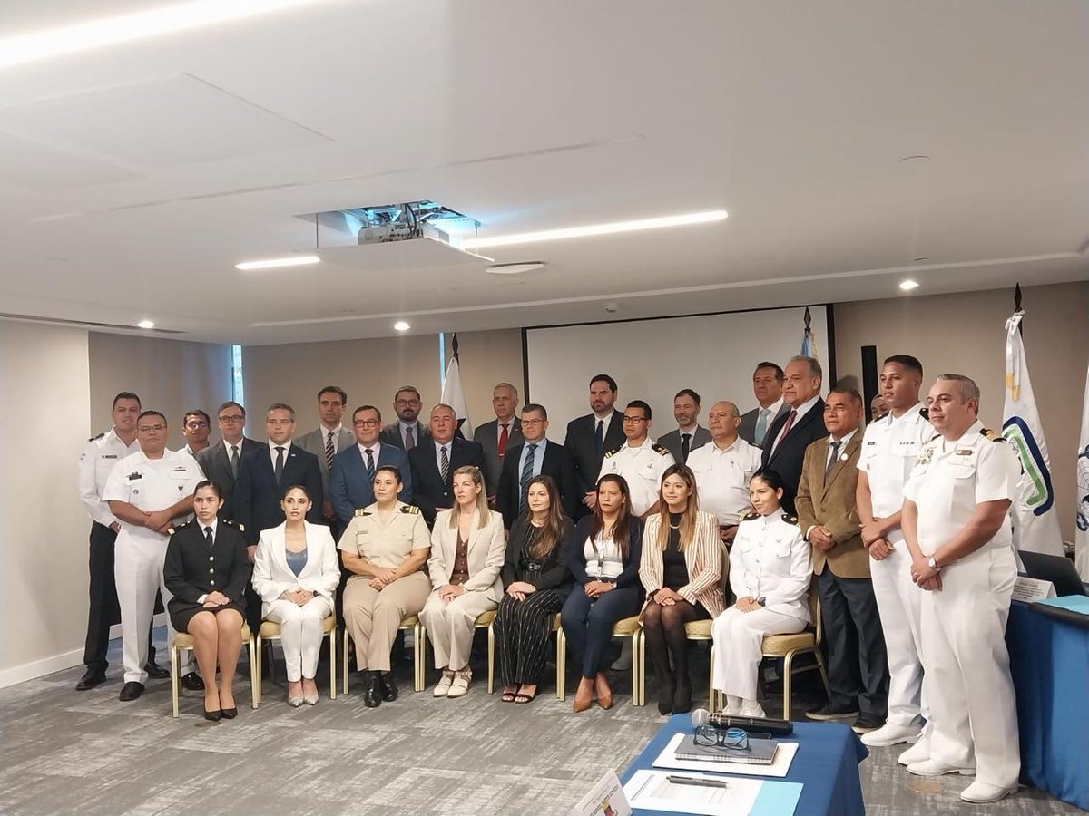 ConfluenciaPort's tweet image. ⚓ Panamá: Taller Regional sobre el Código ISM
🇦🇷 @PrefecturaNaval presente con la prefecto Carina García.
🌍 12 países reunidos para reforzar seguridad marítima y sostenibilidad.
👉shorturl.at/f1RWf

#PrefecturaNavalArgentina #CódigoISM #SeguridadMarítima #Panamá #OMI